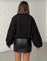 Oversize siyah ceket arka görünüm
