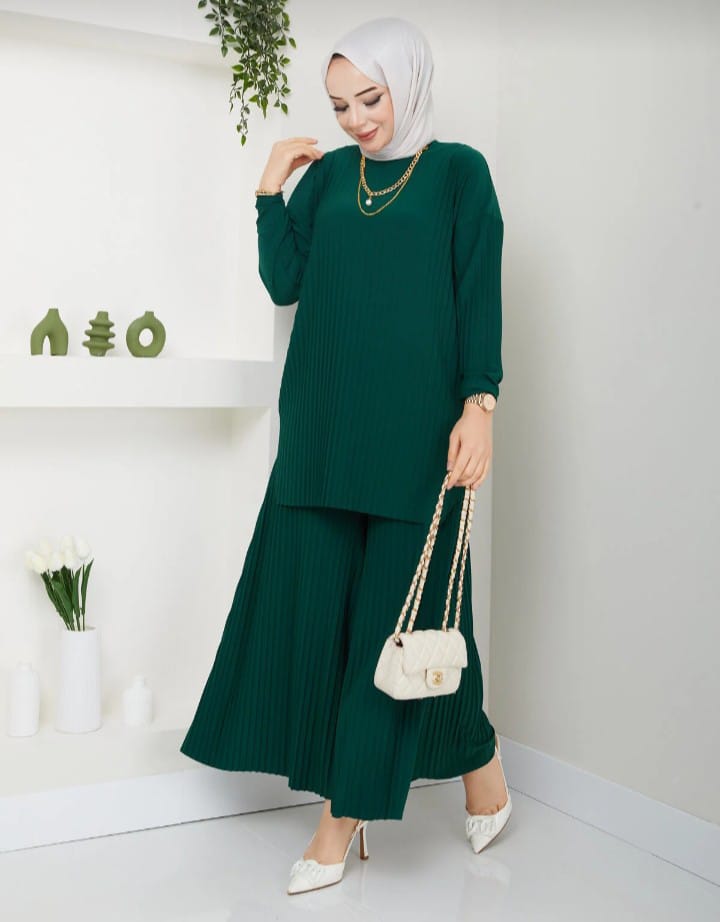 Karipkız Moda yeşil piliseli takım